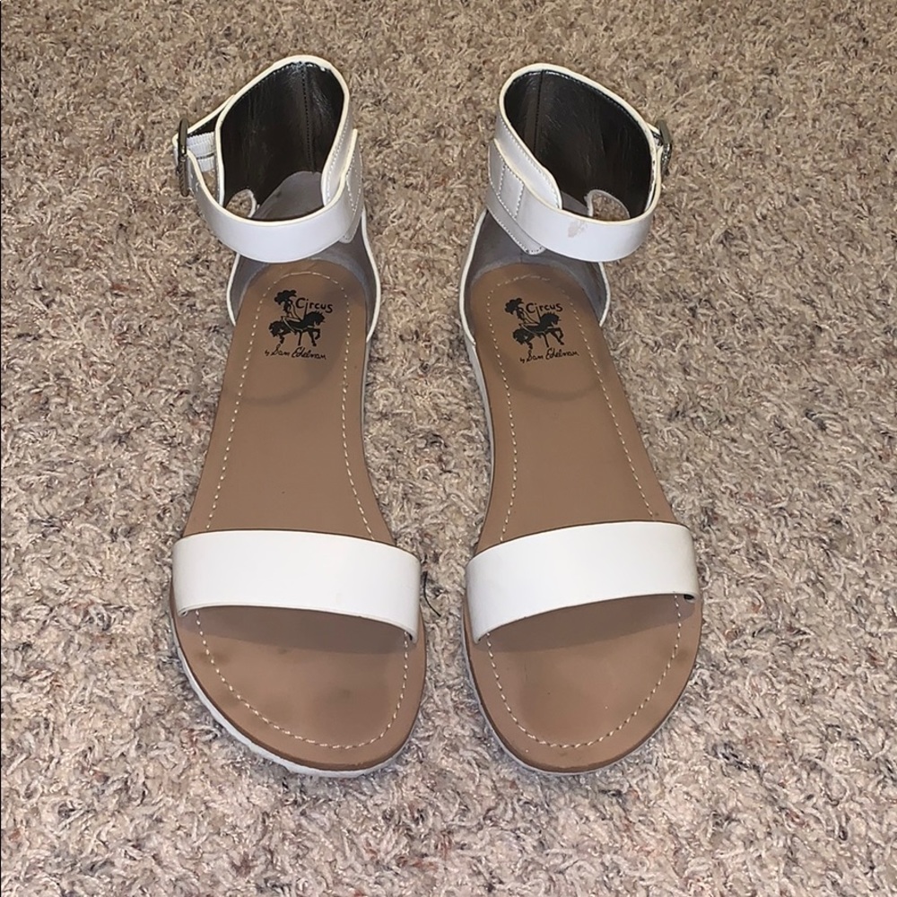 Versatile white sandals 💗 - Picture 2 of 4